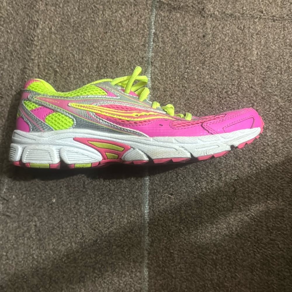 Hot pink Saucony grid sneakers